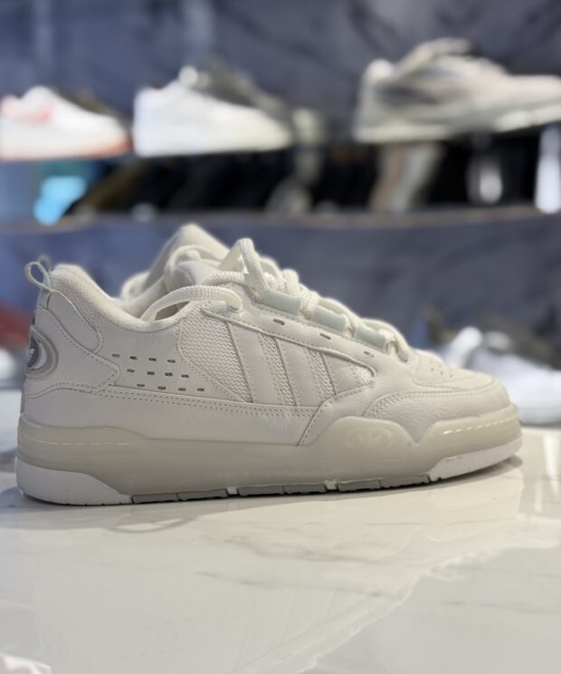 Adi2000 total white