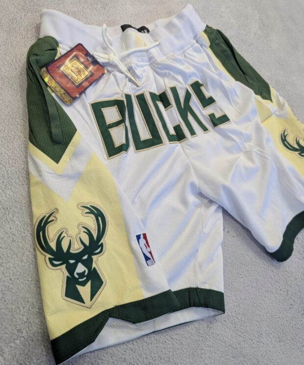 Short NBA Milwaukee Bucks