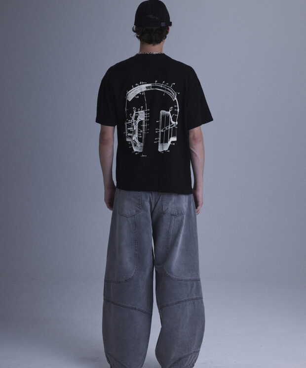 Remera corte regular sound system