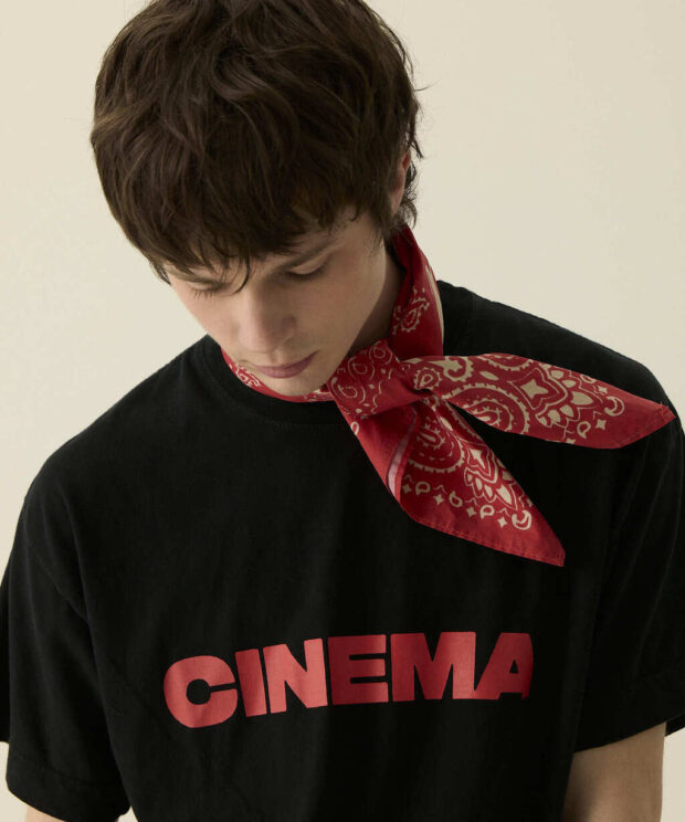 Remera corte regular Thasher Cinema