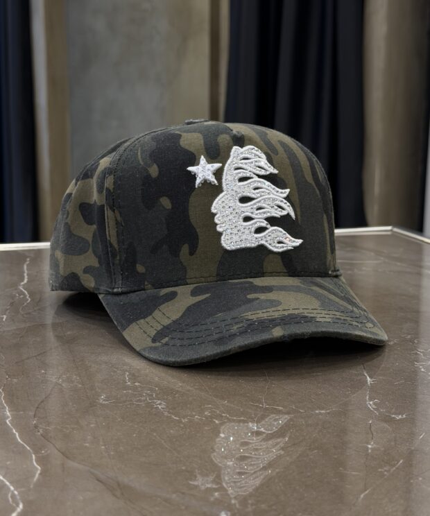 Gorra Hellstar con Strass